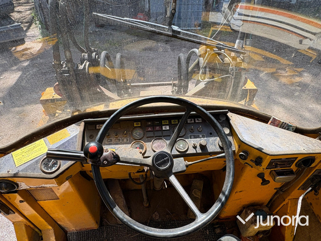 Wheel loader Hjullastare Volvo BM 4200: gambar 10