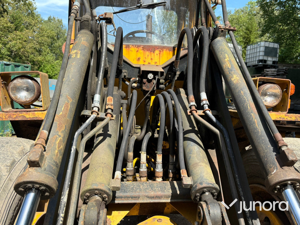 Wheel loader Hjullastare Volvo BM 4200: gambar 18