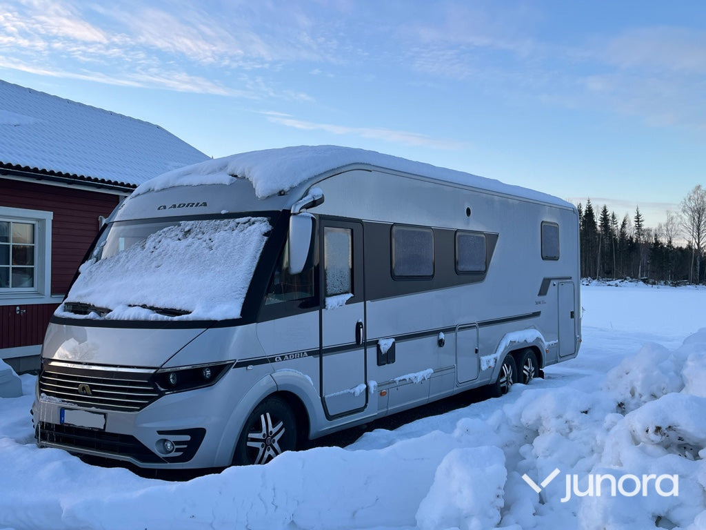 Husbil - Adria Sonic 810 SL Supreme - Mobil rumah terintegrasi: gambar 1 Husbil - Adria Sonic 810 SL Supreme - Mobil rumah terintegrasi: gambar 1
