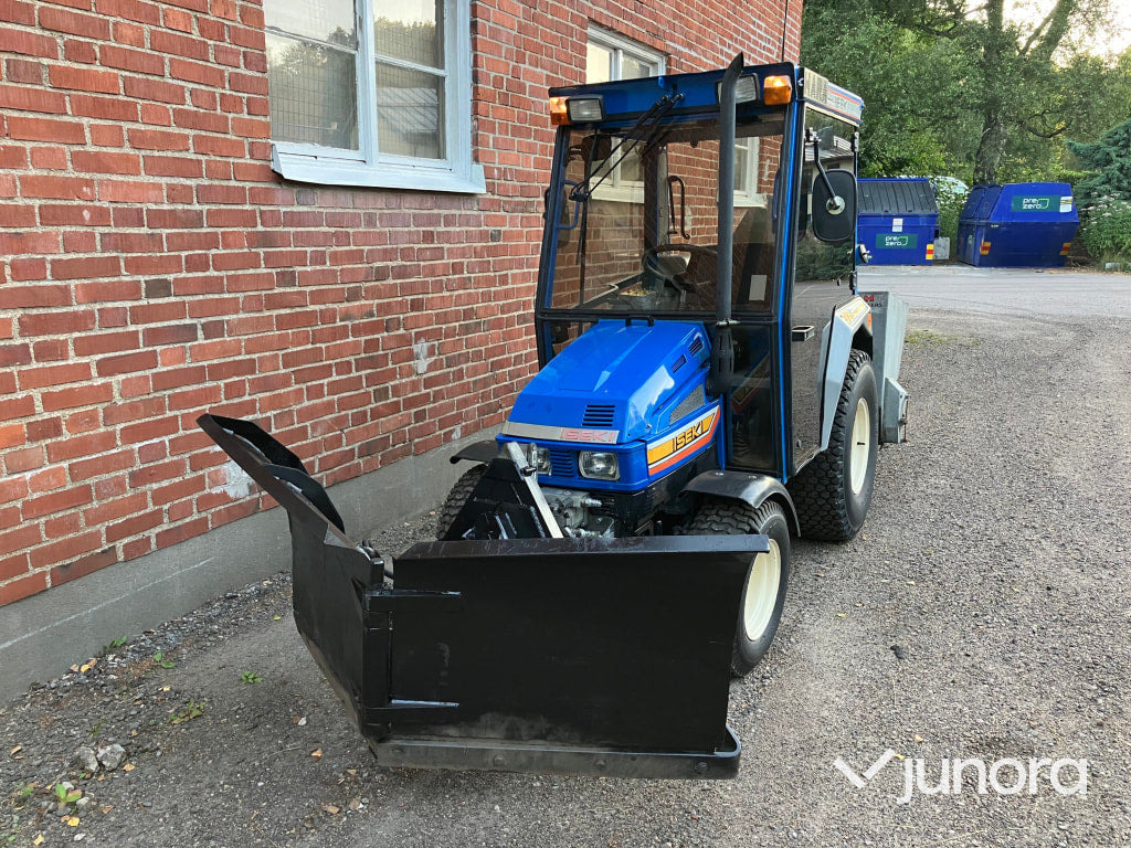 Iseki 318 4wd kompakttrakor - Traktor kompak: gambar 1 Iseki 318 4wd kompakttrakor - Traktor kompak: gambar 1