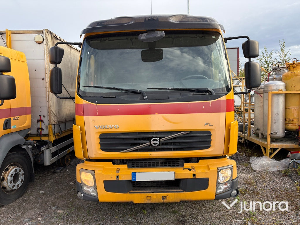 Lastbil - Volvo FL-280 4*2 - Truk dengan terpal samping: gambar 2 Lastbil - Volvo FL-280 4*2 - Truk dengan terpal samping: gambar 2