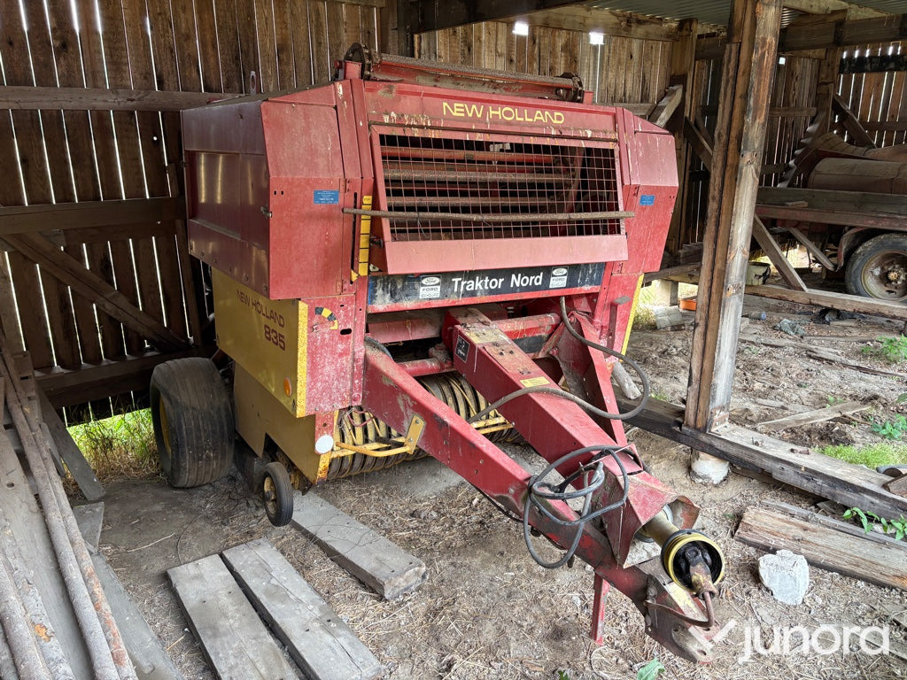 New Holland 835 Rundbalspress - Baler bulat: gambar 2 New Holland 835 Rundbalspress - Baler bulat: gambar 2