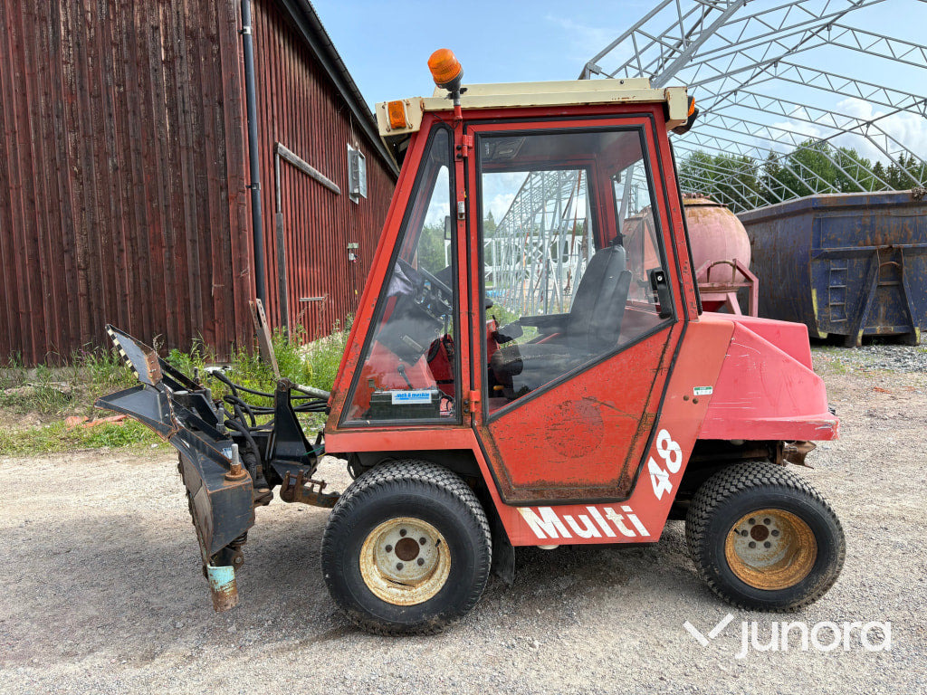 Trädgårdstraktor Bucher Multi 48 - Traktor kompak: gambar 1 Trädgårdstraktor Bucher Multi 48 - Traktor kompak: gambar 1