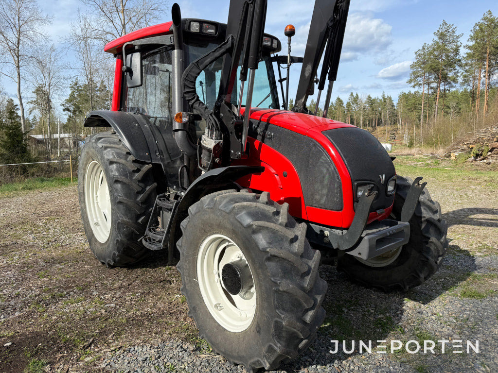 Valtra N101 - Traktor: gambar 4 Valtra N101 - Traktor: gambar 4