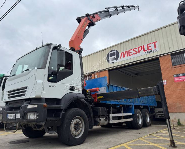 Iveco Trakker 310 - Truk flatbed: gambar 1 Iveco Trakker 310 - Truk flatbed: gambar 1