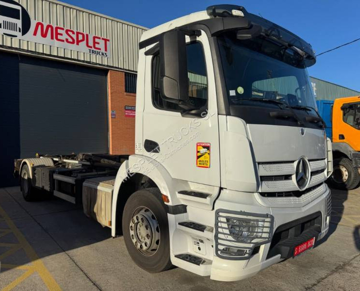 Mercedes Antos 1843 - Hook lift: gambar 2 Mercedes Antos 1843 - Hook lift: gambar 2