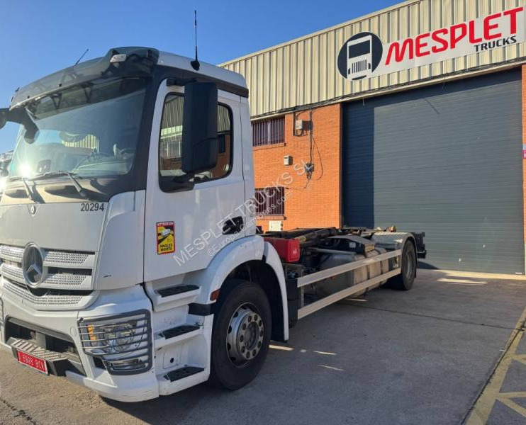 Mercedes Antos 1843 - Hook lift: gambar 1 Mercedes Antos 1843 - Hook lift: gambar 1