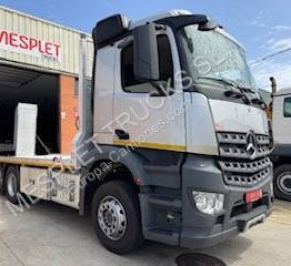 Mercedes Arocs 2648 - Truk pengangkut mobil: gambar 2 Mercedes Arocs 2648 - Truk pengangkut mobil: gambar 2