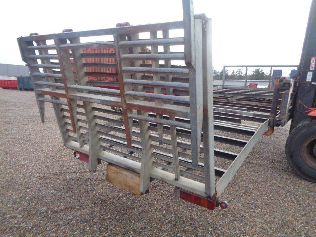 9,5 - 7,5 mtr knæklad med dobbelt rampe - Bodi flatbed: gambar 1 9,5 - 7,5 mtr knæklad med dobbelt rampe - Bodi flatbed: gambar 1