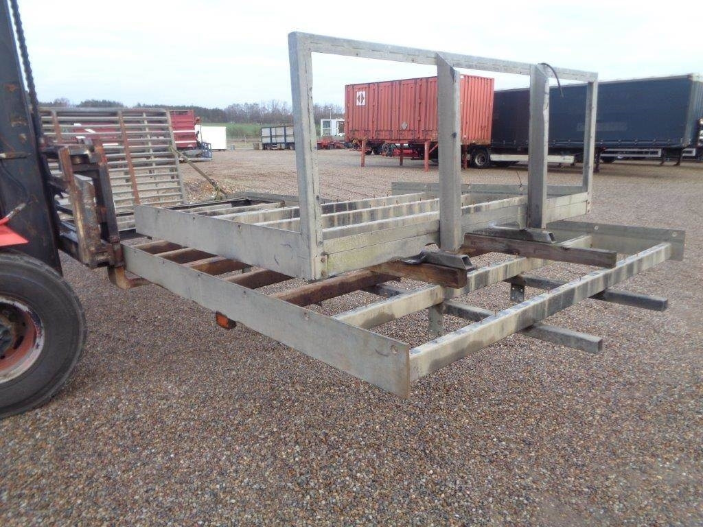 9,5 - 7,5 mtr knæklad med dobbelt rampe - Bodi flatbed: gambar 3 9,5 - 7,5 mtr knæklad med dobbelt rampe - Bodi flatbed: gambar 3