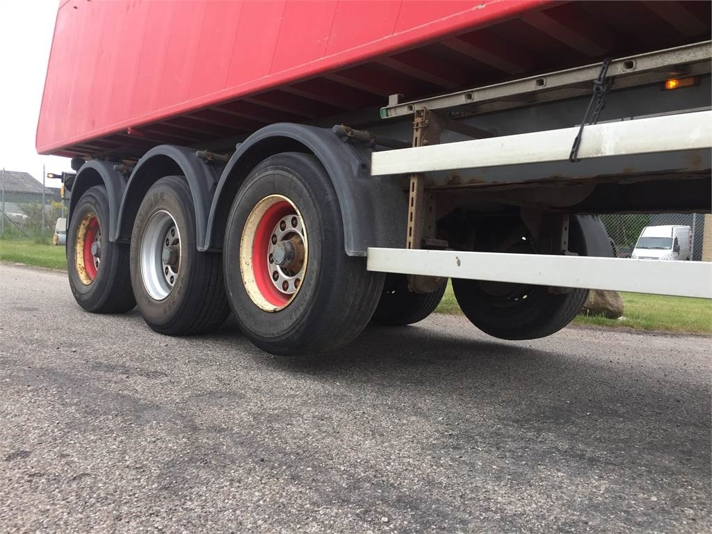 Kel-Berg 30m3 + 16m3 aftagelig top - Semi-trailer jungkit: gambar 5 Kel-Berg 30m3 + 16m3 aftagelig top - Semi-trailer jungkit: gambar 5