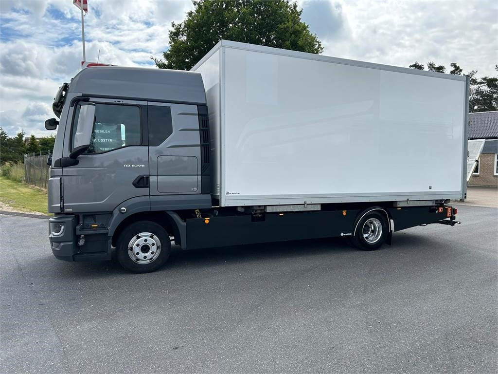 Truk box MAN TGL 8-220 4x2 BL incl. 2 stk veksellad: gambar 7