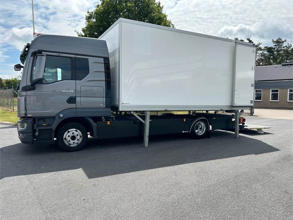MAN TGL 8-220 4x2 BL incl. 2 stk veksellad - Pengangkut kontainer/ Container truck: gambar 4 MAN TGL 8-220 4x2 BL incl. 2 stk veksellad - Pengangkut kontainer/ Container truck: gambar 4