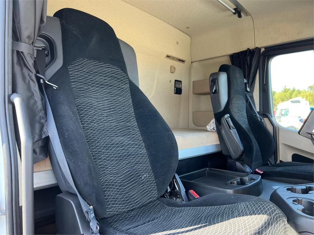 Truk berpendingin Mercedes-Benz Actros 2530 L 6x2*4: gambar 9