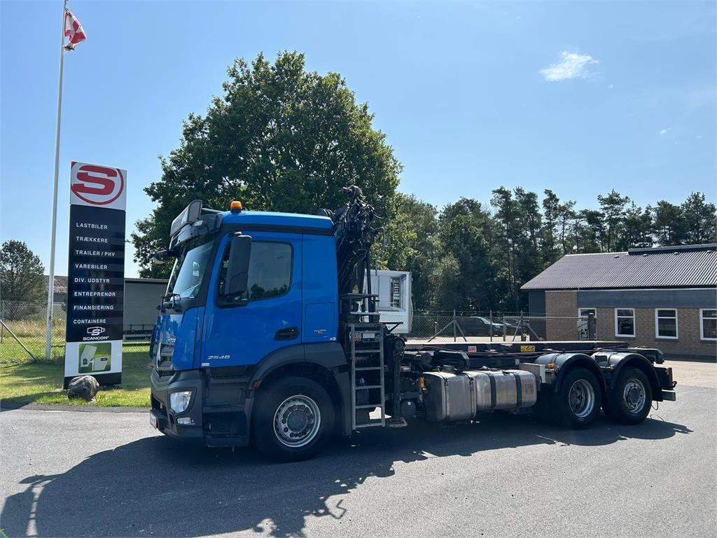 Mercedes-Benz Antos 2546 - Hiab 192 E kran - Truk skip loader: gambar 1 Mercedes-Benz Antos 2546 - Hiab 192 E kran - Truk skip loader: gambar 1