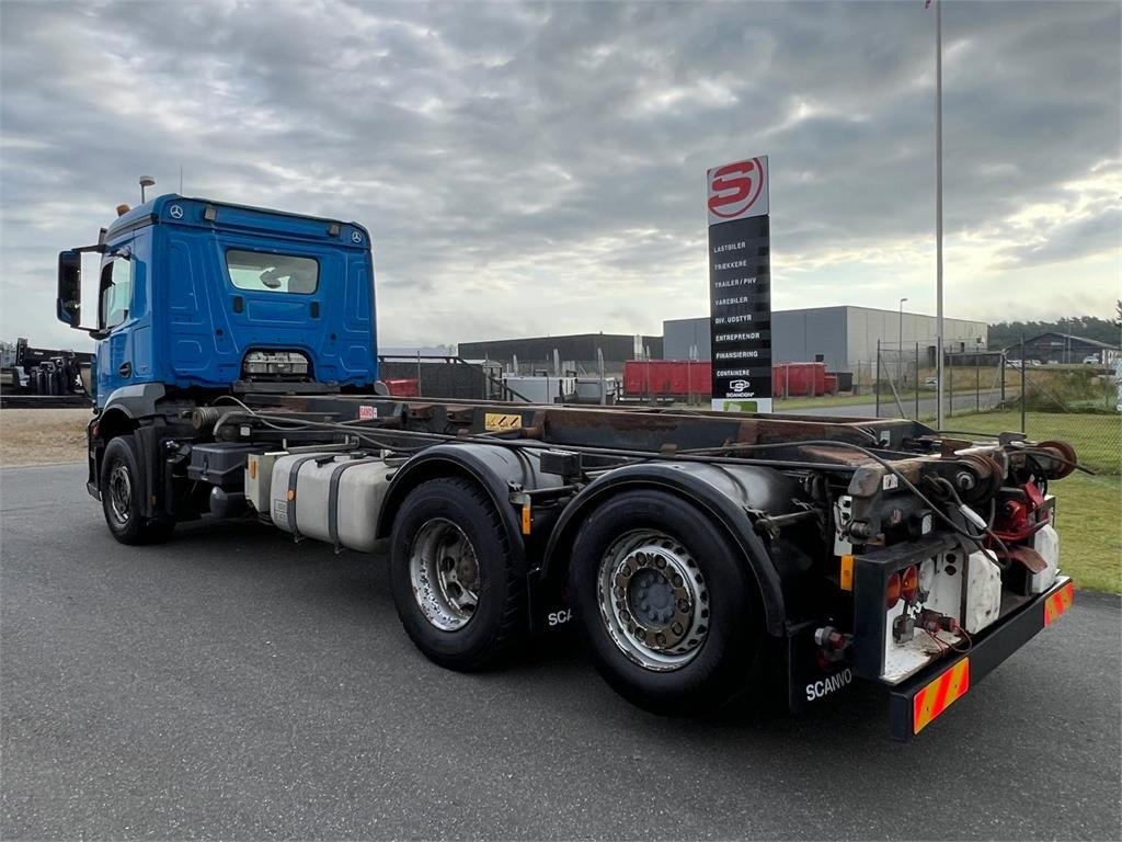 Mercedes-Benz Antos 2546 L - Truk skip loader: gambar 2 Mercedes-Benz Antos 2546 L - Truk skip loader: gambar 2