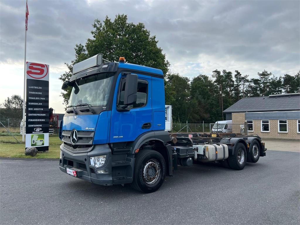Mercedes-Benz Antos 2546 L - Truk skip loader: gambar 1 Mercedes-Benz Antos 2546 L - Truk skip loader: gambar 1