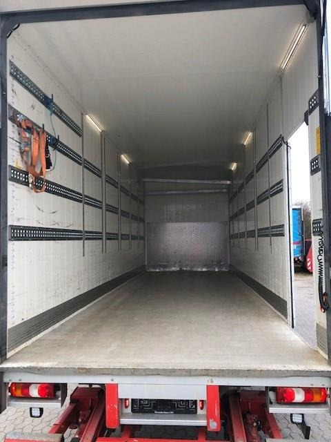 Mercedes-Benz Econic 1827 L - Truk box: gambar 3 Mercedes-Benz Econic 1827 L - Truk box: gambar 3