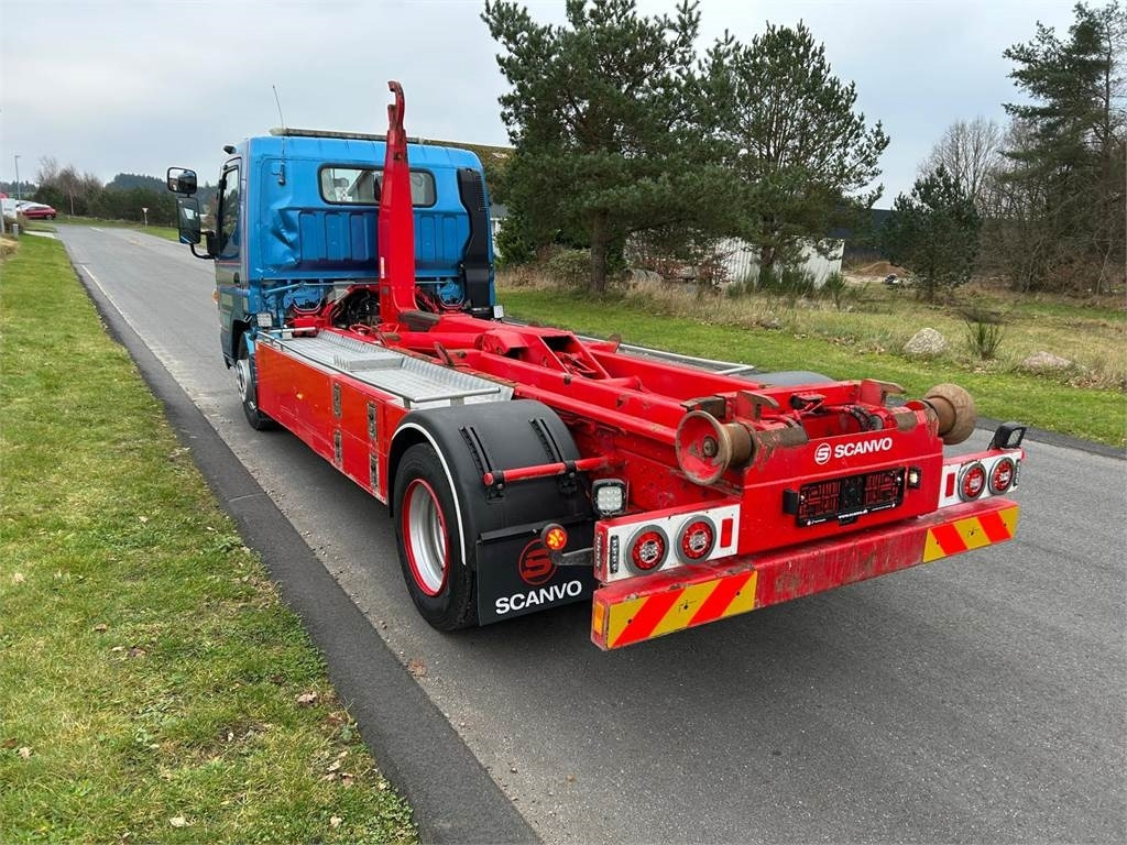Mitsubishi Fuso CANTER 9C150 - Hook lift: gambar 3 Mitsubishi Fuso CANTER 9C150 - Hook lift: gambar 3