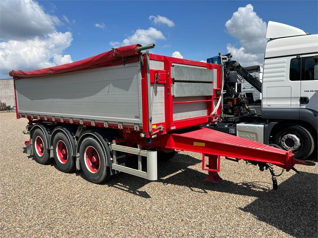Nopa KTS 240 - Trailer jungkit: gambar 1 Nopa KTS 240 - Trailer jungkit: gambar 1