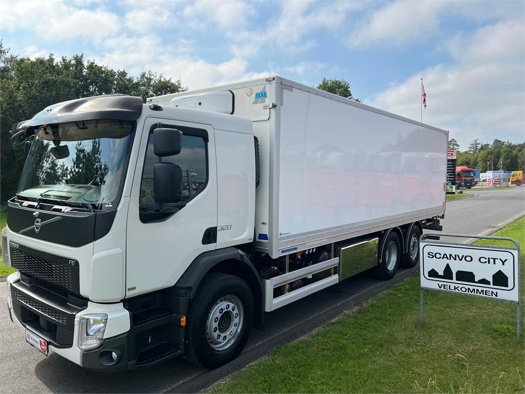 Volvo FE320 6x2*4 - Truk box: gambar 1 Volvo FE320 6x2*4 - Truk box: gambar 1