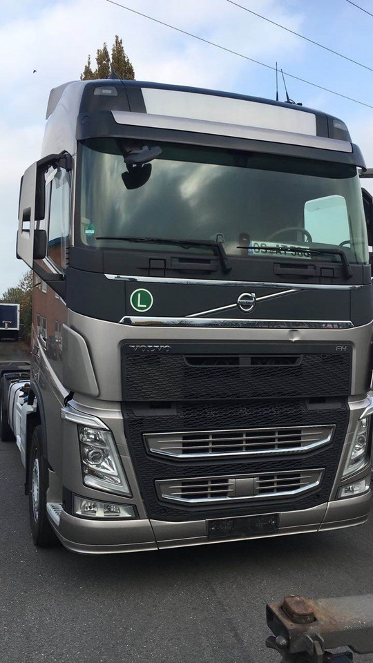 Volvo FH4 Globetrotter tagspoiler - Aerodinamika/ Spoiler untuk Truk: gambar 3 Volvo FH4 Globetrotter tagspoiler - Aerodinamika/ Spoiler untuk Truk: gambar 3