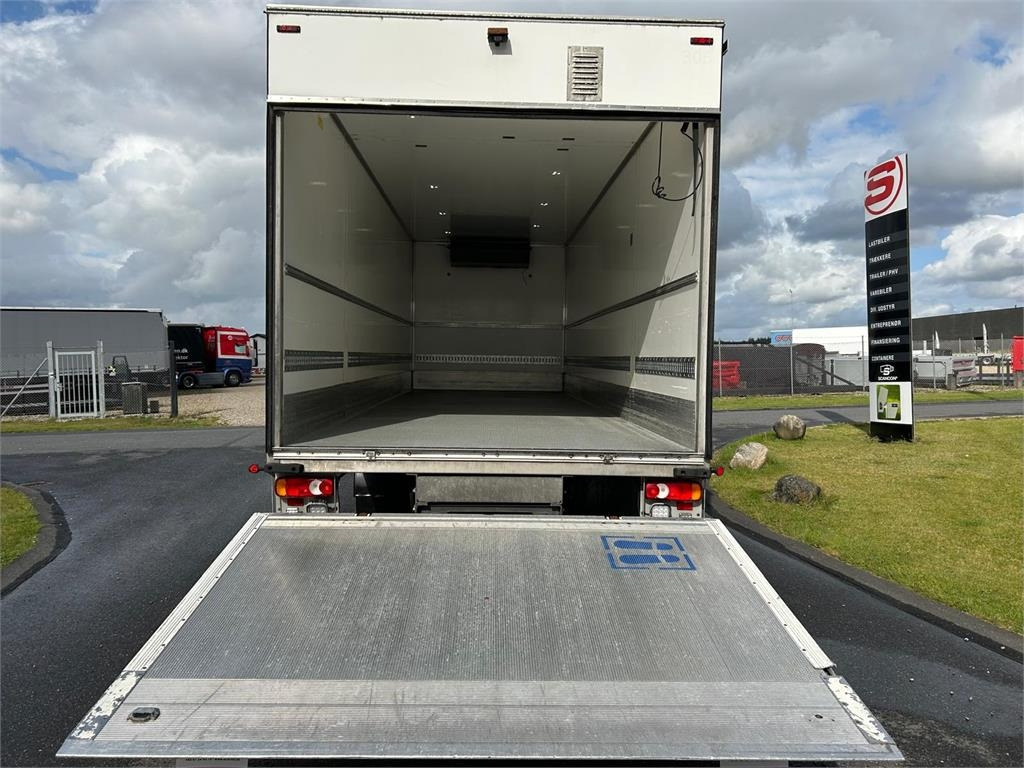 Volvo FL 250 16 ton - Truk berpendingin: gambar 4 Volvo FL 250 16 ton - Truk berpendingin: gambar 4