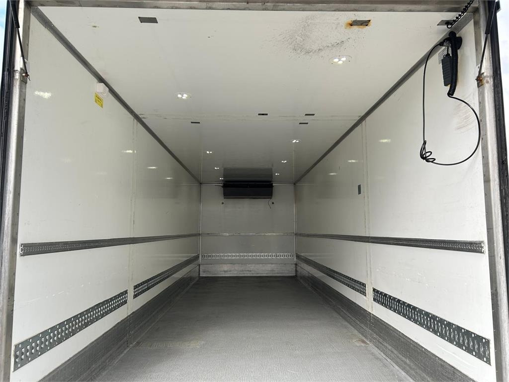 Volvo FL 250 16 ton - Truk berpendingin: gambar 5 Volvo FL 250 16 ton - Truk berpendingin: gambar 5