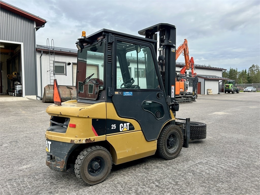 CAT DP 25 NT - Forklift diesel: gambar 4 CAT DP 25 NT - Forklift diesel: gambar 4