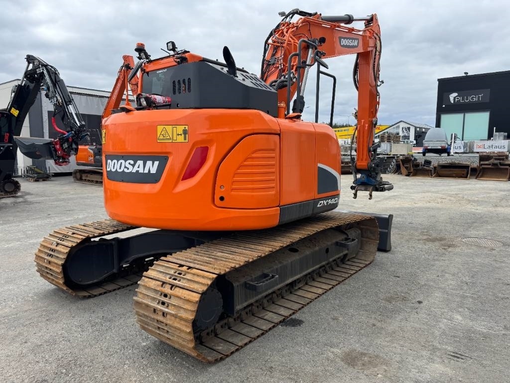 Doosan DX 140 LCR-5 Pyörittäjällä - Ekskavator perayap: gambar 5 Doosan DX 140 LCR-5 Pyörittäjällä - Ekskavator perayap: gambar 5