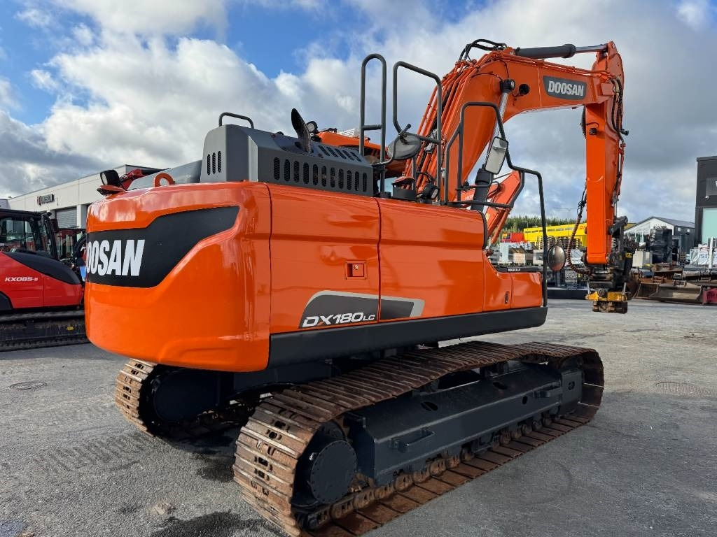 Doosan DX180LC-5 PYÖRITTÄJÄLLÄ - Ekskavator perayap: gambar 5 Doosan DX180LC-5 PYÖRITTÄJÄLLÄ - Ekskavator perayap: gambar 5