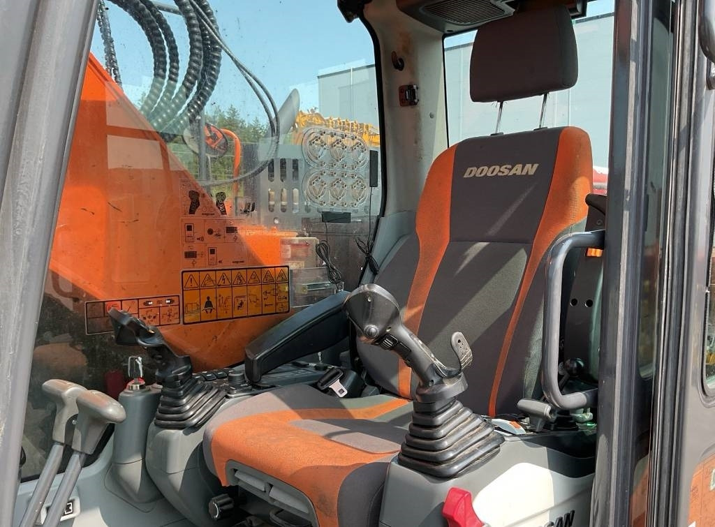 Doosan DX235LCR-5 DOZER - Ekskavator perayap: gambar 4 Doosan DX235LCR-5 DOZER - Ekskavator perayap: gambar 4