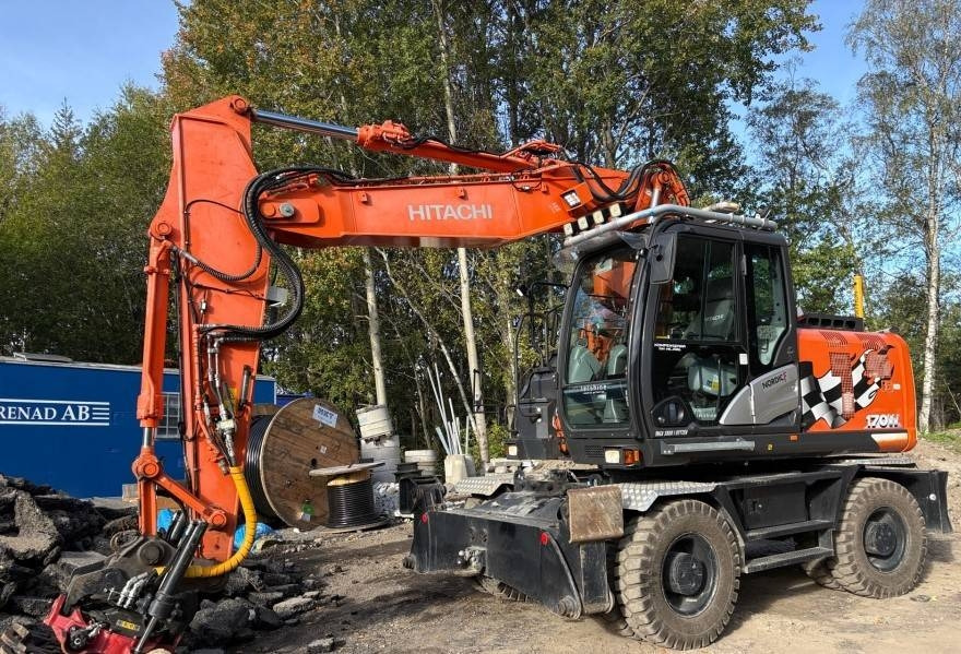 Hitachi ZX170W-6 + Peräkärry 2-akselinen  - Ekskavator roda: gambar 1 Hitachi ZX170W-6 + Peräkärry 2-akselinen  - Ekskavator roda: gambar 1