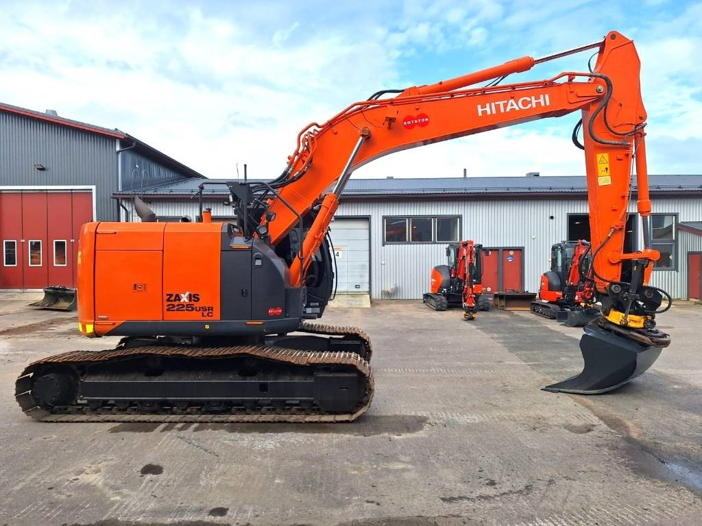 Hitachi ZX225USLC-5 PYÖRITTÄJÄLLÄ  - Ekskavator perayap: gambar 5 Hitachi ZX225USLC-5 PYÖRITTÄJÄLLÄ  - Ekskavator perayap: gambar 5
