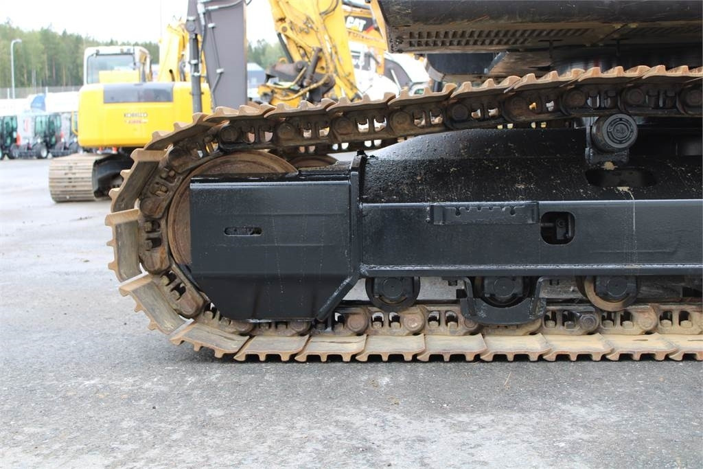Ekskavator perayap Hitachi ZX225USLC-6 PYÖRITTÄJÄLLÄ: gambar 13