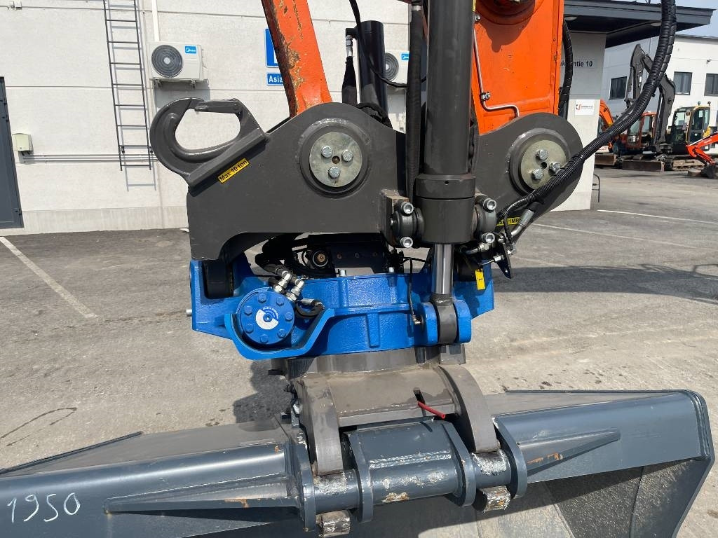 Ekskavator perayap Hitachi ZX225USLC-6 PYÖRITTÄJÄLLÄ: gambar 9