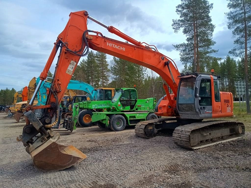 Hitachi ZX225USR KALLISTAJALLA - Ekskavator perayap: gambar 1 Hitachi ZX225USR KALLISTAJALLA - Ekskavator perayap: gambar 1