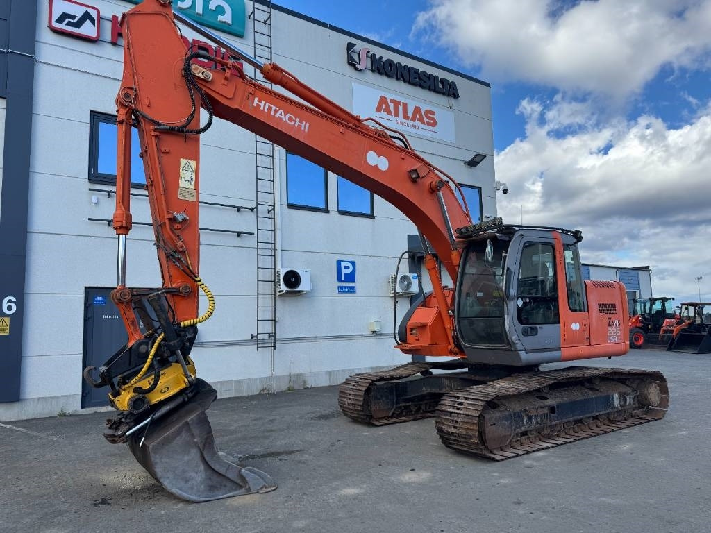 Hitachi ZX225USR PYÖRITTÄJÄLLÄ - Ekskavator perayap: gambar 2 Hitachi ZX225USR PYÖRITTÄJÄLLÄ - Ekskavator perayap: gambar 2