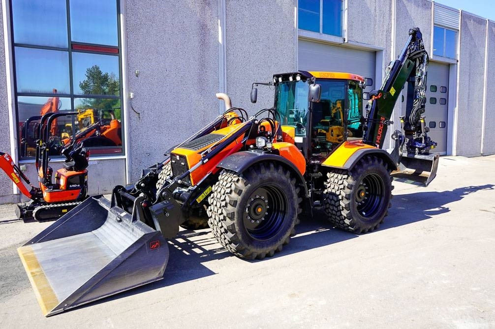 Backhoe loader Huddig 1370 City EX-DEMO Myyty! Sold!: gambar 14
