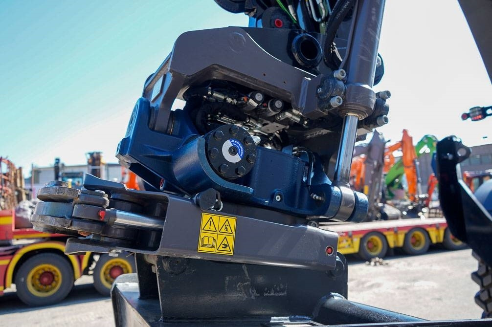 Backhoe loader Huddig 1370 City EX-DEMO Myyty! Sold!: gambar 26