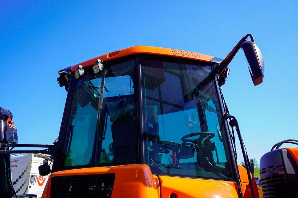 Backhoe loader Huddig 1370 City EX-DEMO Myyty! Sold!: gambar 29