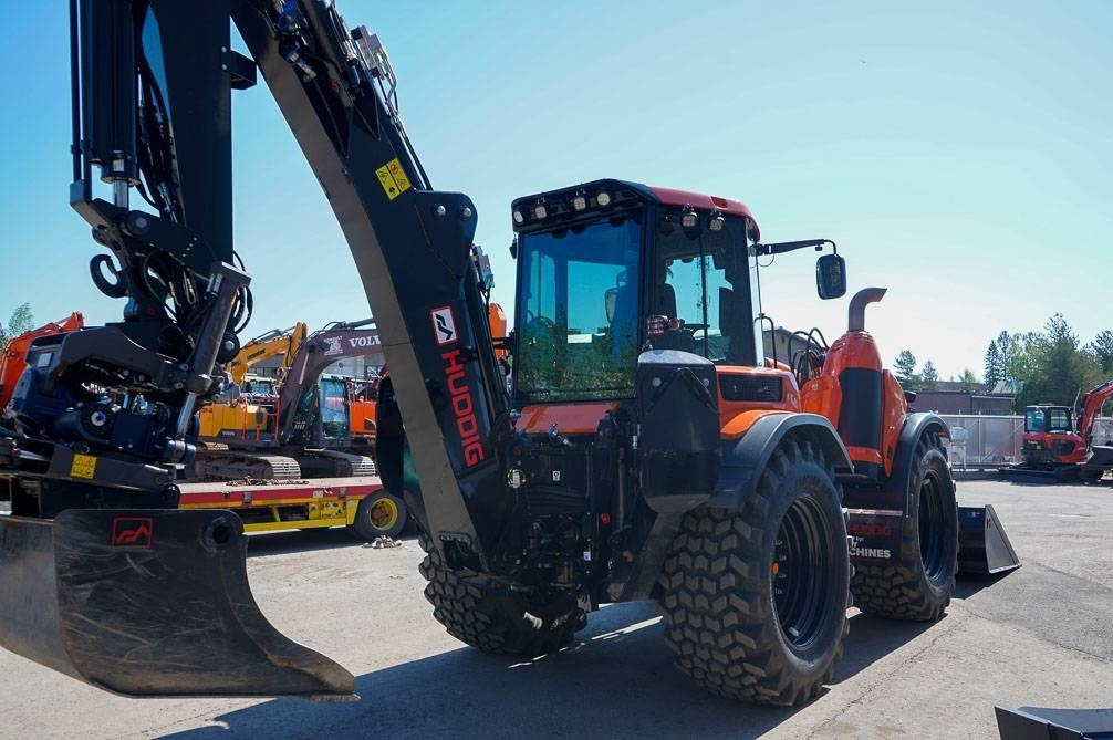 Backhoe loader Huddig 1370 City EX-DEMO Myyty! Sold!: gambar 19