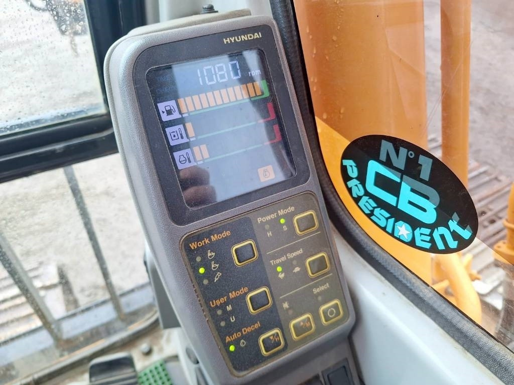 Ekskavator perayap Hyundai Robex 210LC-7 KALLISTAJALLA: gambar 7