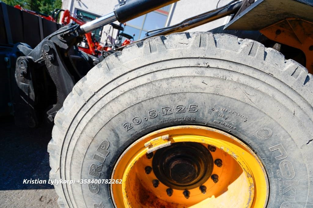 Wheel loader JCB 437HT: gambar 17