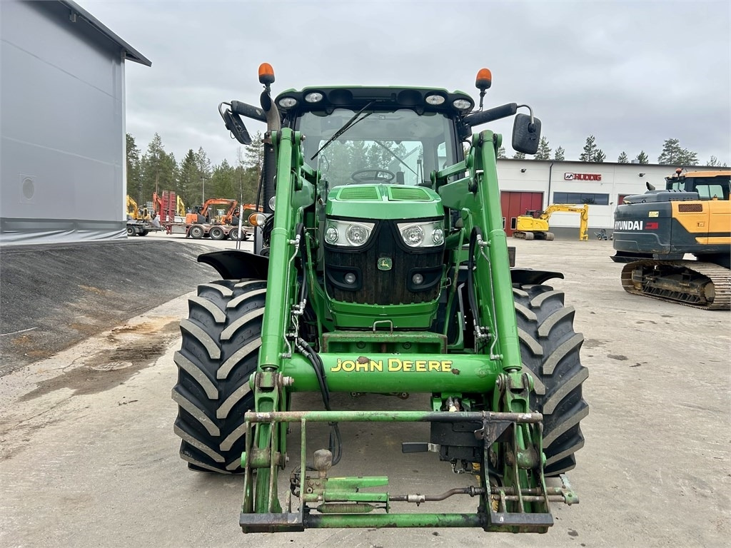 John Deere 6125 R AUTOPOWER ETUKUORMAAJALLA - Traktor: gambar 3 John Deere 6125 R AUTOPOWER ETUKUORMAAJALLA - Traktor: gambar 3