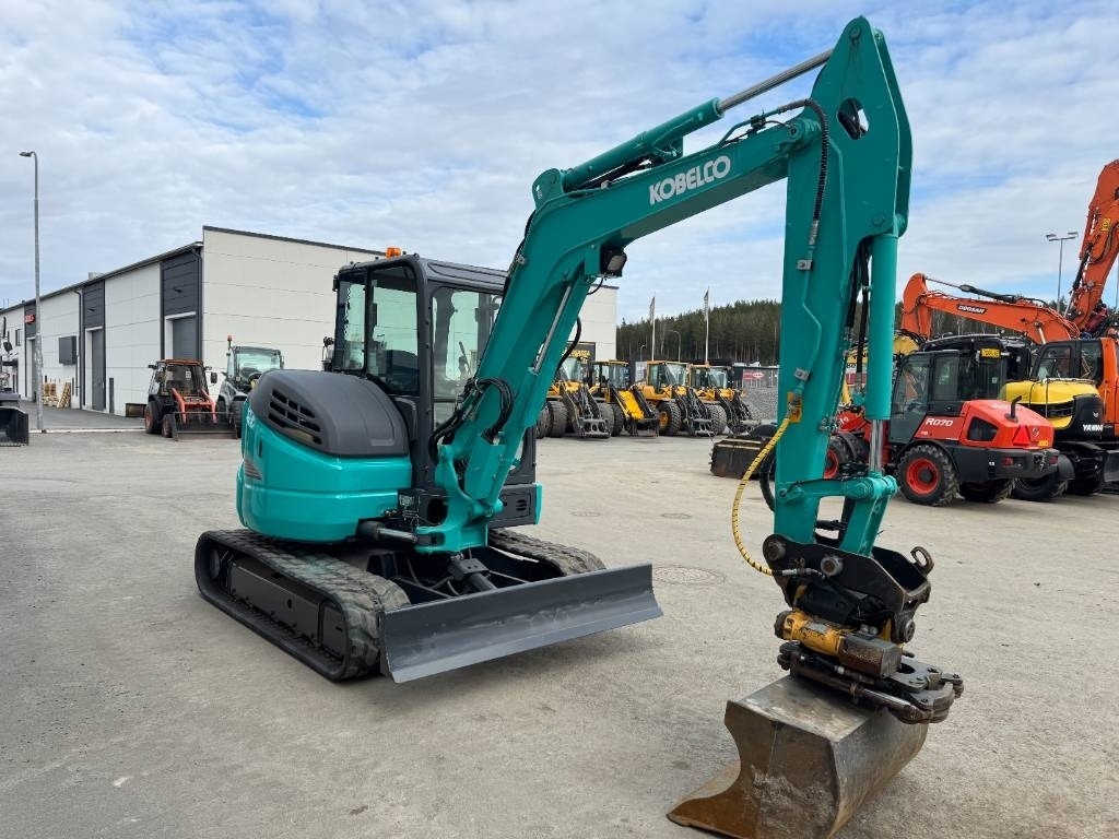 Ekskavator mini Kobelco SK45SRX-6 Pyörittäjä pihdeillä: gambar 6
