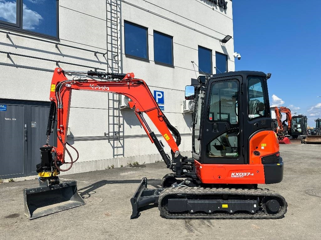 Kubota KX037-4 PYÖRITTÄJÄLLÄ - Ekskavator mini: gambar 1 Kubota KX037-4 PYÖRITTÄJÄLLÄ - Ekskavator mini: gambar 1