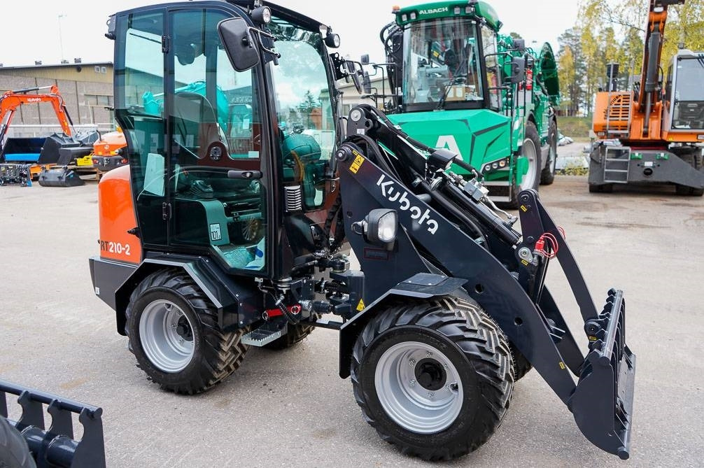 Kubota RT210-2 UUSI - Pemuat ringkas: gambar 4 Kubota RT210-2 UUSI - Pemuat ringkas: gambar 4