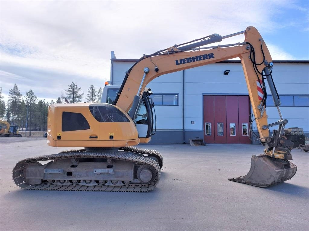 Liebherr R914 COMPACT PYÖRITTÄJÄLLÄ - Ekskavator perayap: gambar 5 Liebherr R914 COMPACT PYÖRITTÄJÄLLÄ - Ekskavator perayap: gambar 5