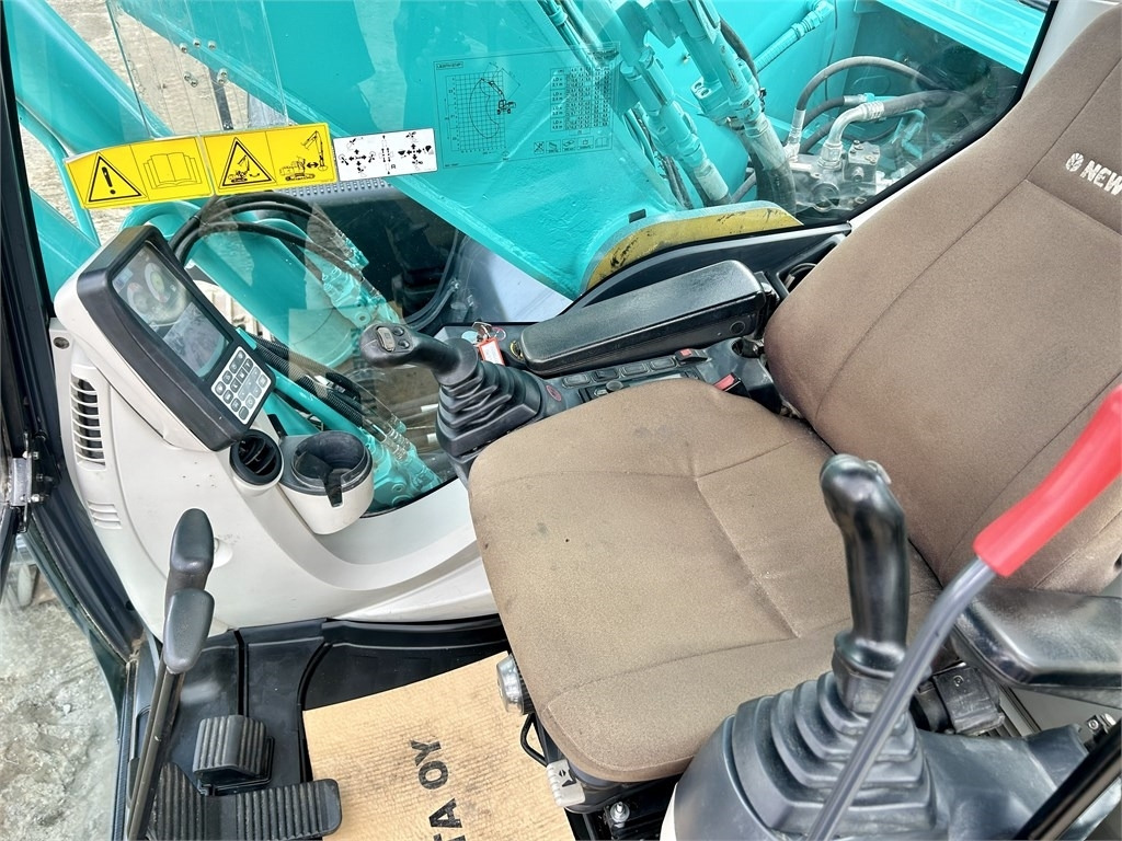 Ekskavator perayap New Holland Kobelco E305C EVO: gambar 22
